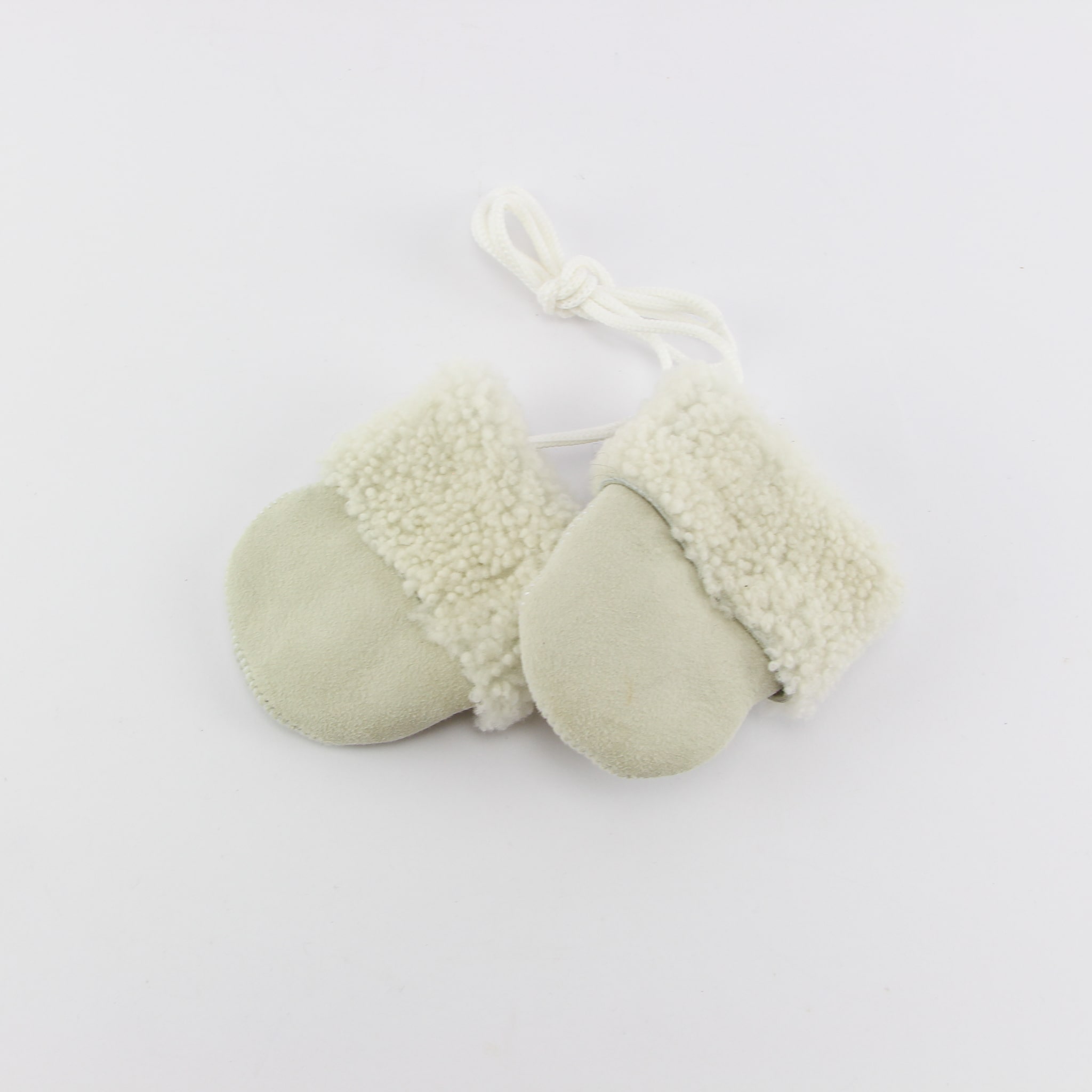 Lamswollen babywantjes - Loeks nice product foto 0877 min 1 - 6056
