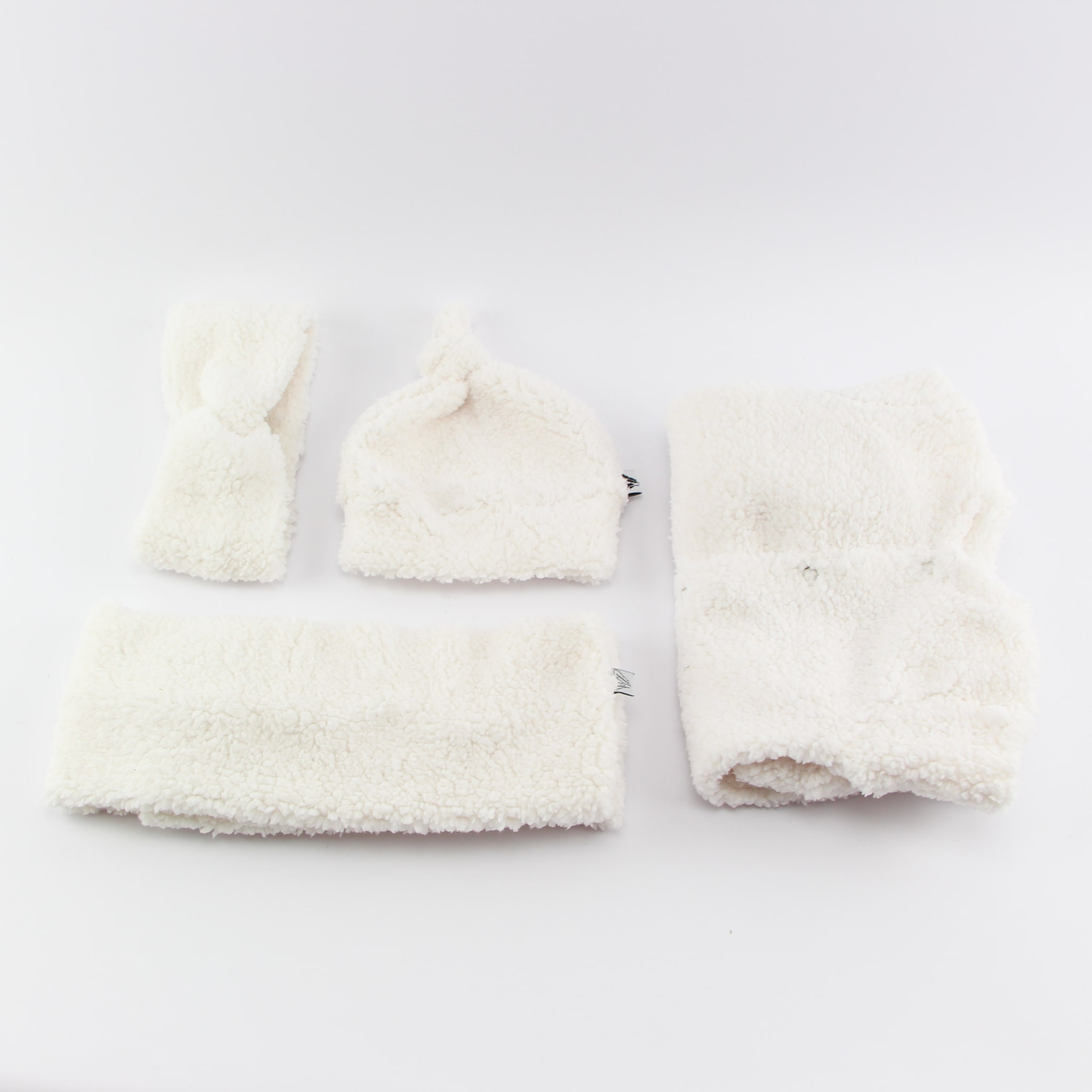 Babysjaal teddy wit - Loeks nice product foto 0928 min - 6036