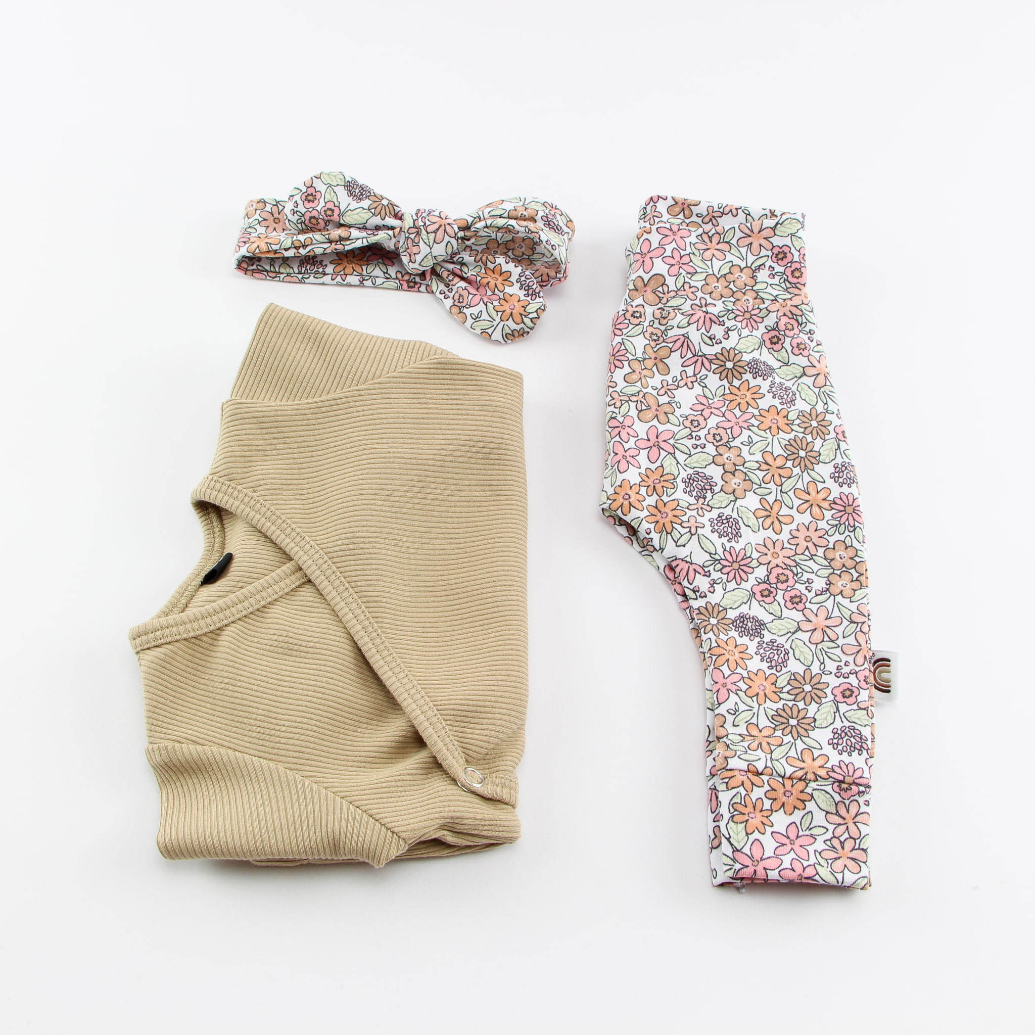 Broekje bloemen paars - Loeks nice product foto 1549 min - 6110